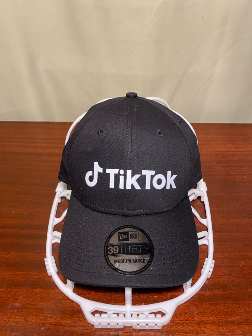 Tic Tok New Era 39Thirty Musical Note logo Black Stretch Fit Hat Adult M/L